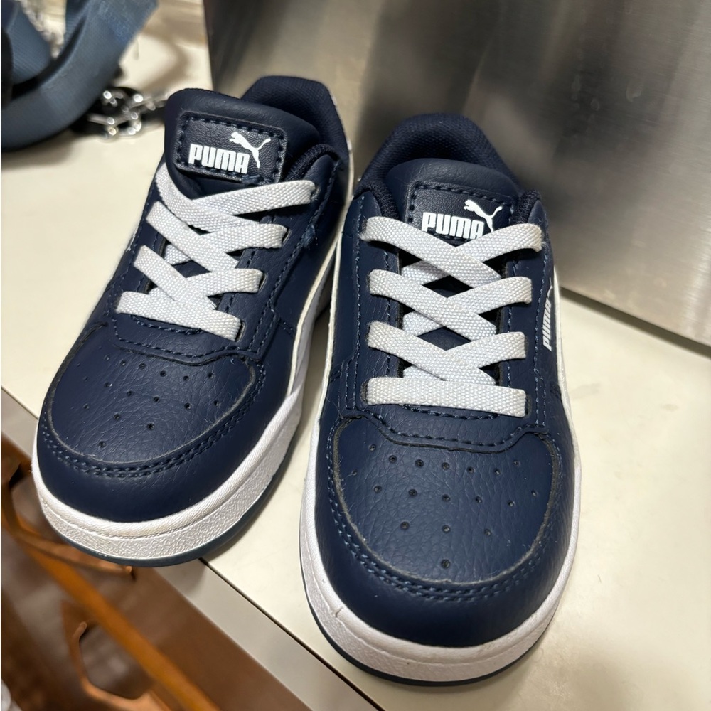 Puma Toddler Size 7 Sneakers